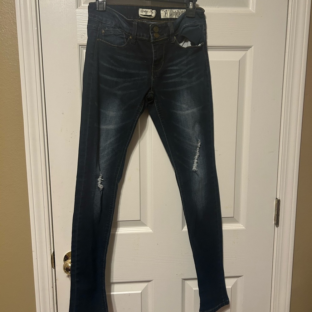 Blue skinny jeans girls